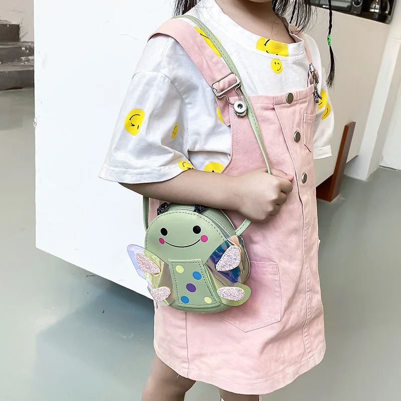 Sac bandoulière mignon en forme d'insecte pour enfants – Mini porte-monnaie en PU pour tout-petits et bébés filles – Image 4