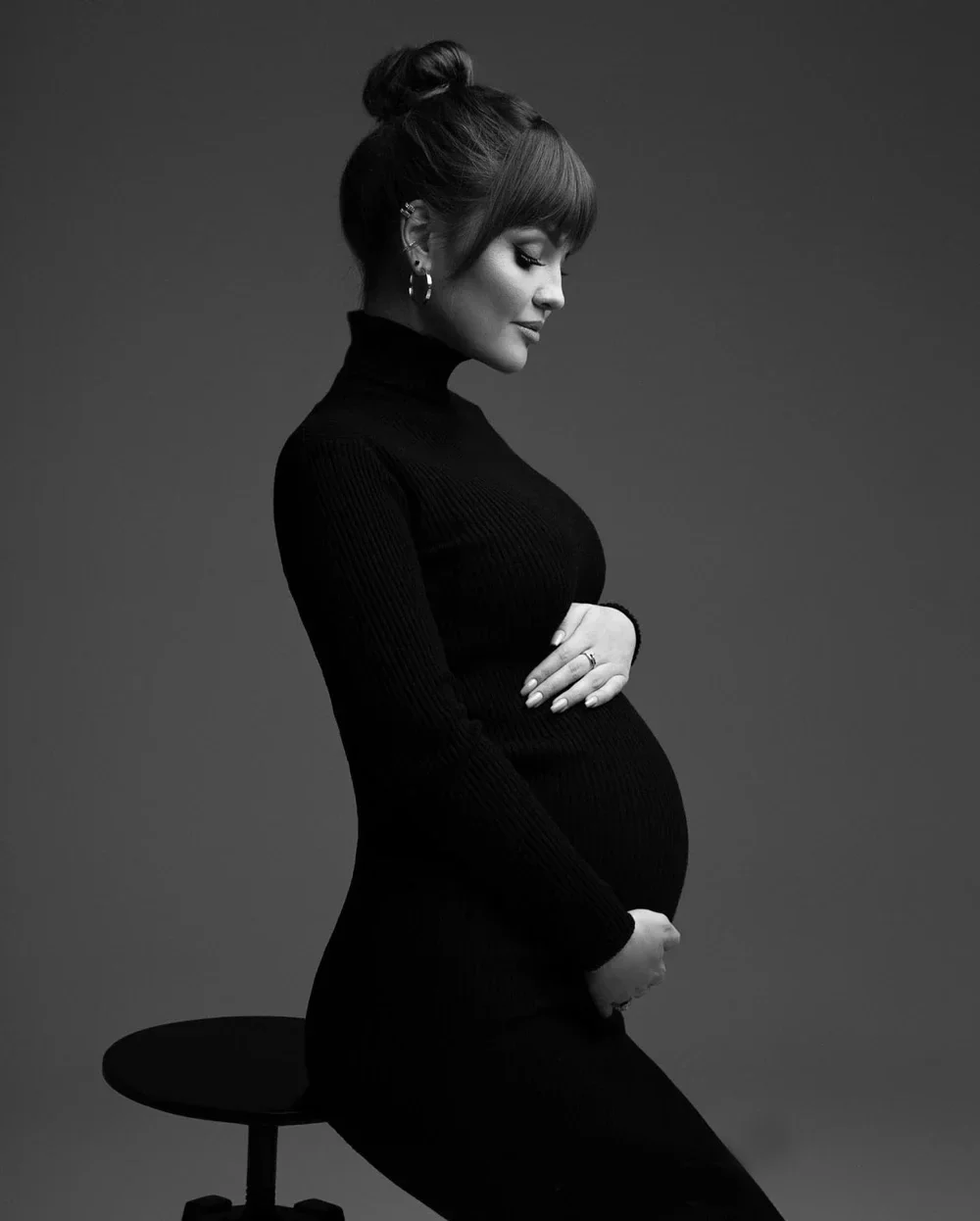 Robe Longue Élégante de Maternité à Col Roulé – Robe Maxi Moulante et Extensible pour Shooting Grossesse, Baby Shower & Usage Quotidien – Image 5