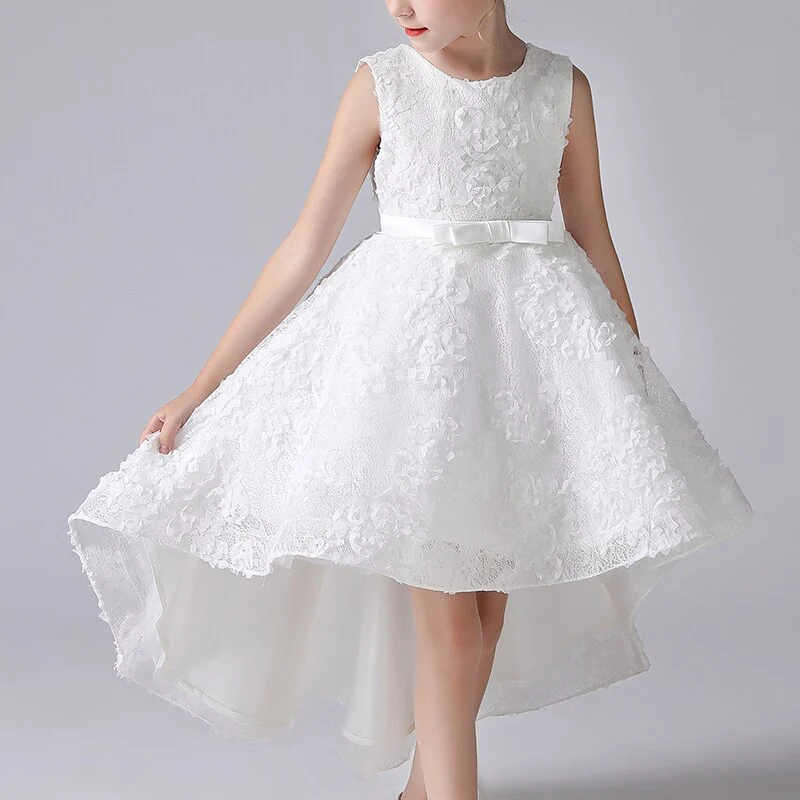 Robe de princesse longue à petites fleurs entièrement brodée dans le dos – Image 7