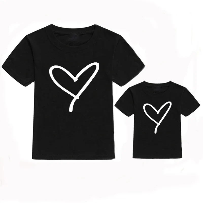 Tenues familiales assorties pour maman et enfant – Image 5