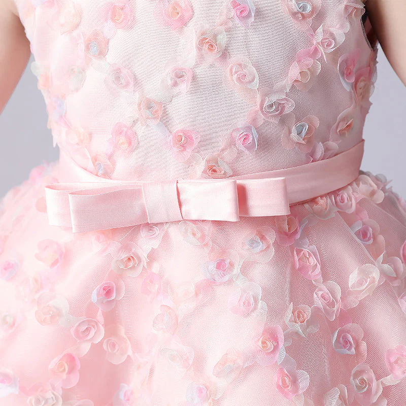 Robe de princesse longue à petites fleurs entièrement brodée dans le dos – Image 4