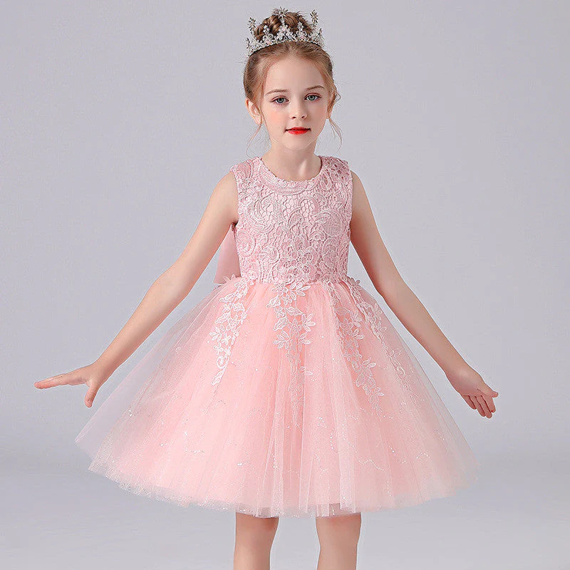Robe princesse en dentelle couleur pastel