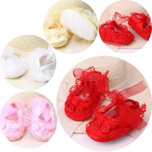 Chaussures bébé en satin et dentelle florale