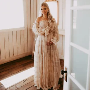 Robe de maternité pour séance photo – Robe en mousseline plissée à épaules dénudées avec manches à volants et jupe fendue