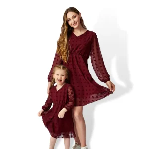 Robe maman et moi à manches transparentes et texture à pois