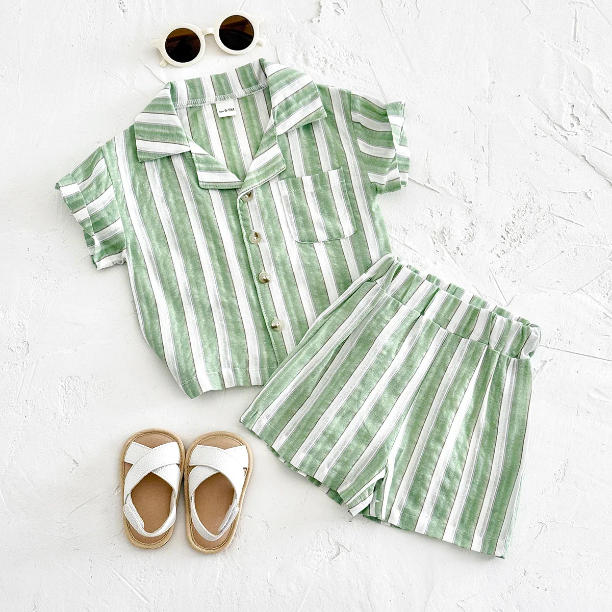 Ensemble 2 pièces pour nouveau-né garçon et fille | Ensemble chemise à revers et short à rayures vertes (6 mois à 3 ans) – Image 2