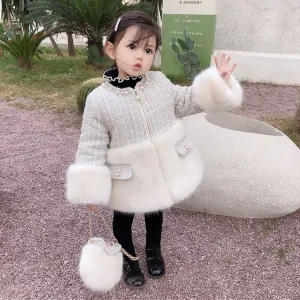 Manteau en fourrure à carreaux rembourré avec sac