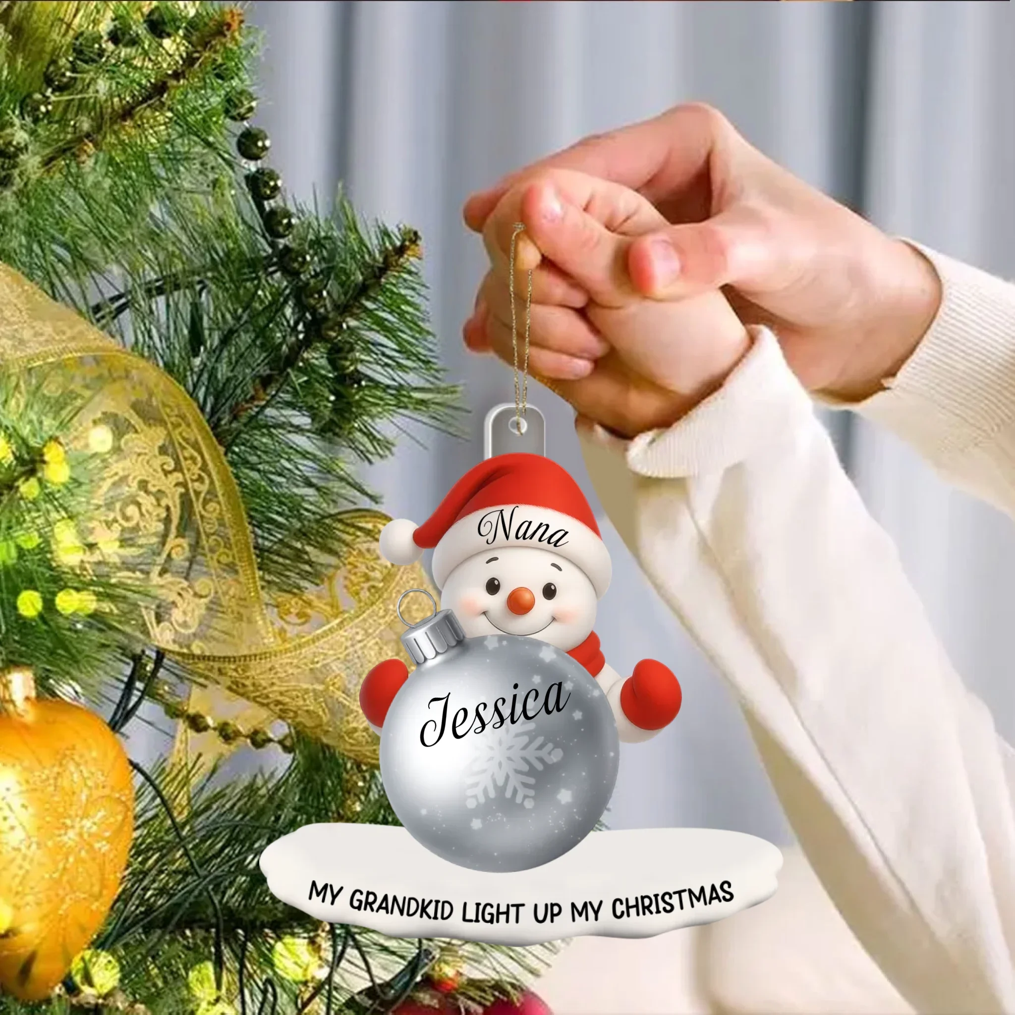 Ornement Bonhomme de Neige Personnalisé pour Mamie – Décoration de Noël Prénom Sur Mesure pour Nana, Maman ou Grand-Mère | Cadeau Acrylique « Mon Petit-Enfant Illumine Mon Noël » – Image 2