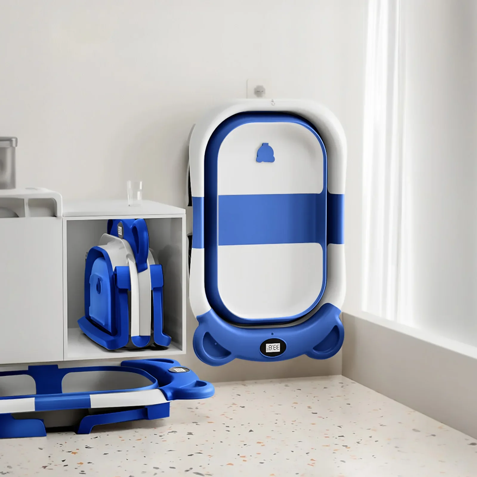 Baignoire bébé portable et pliable avec jauge de température, coussin doux pour nouveau-né et pieds pliables pour un bain sûr et gain de place (0-24 mois) – Image 6
