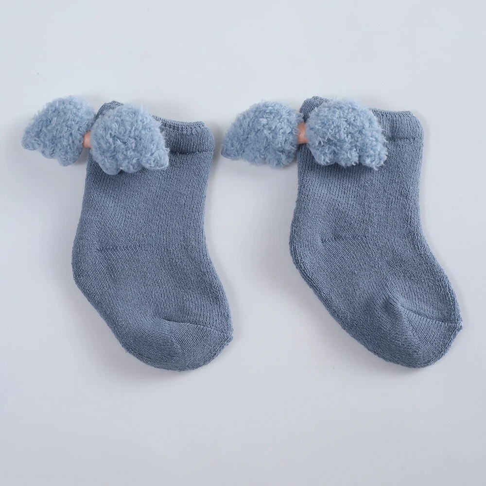 Chaussettes mignonnes avec ailes d'ange pour bébé – Image 4