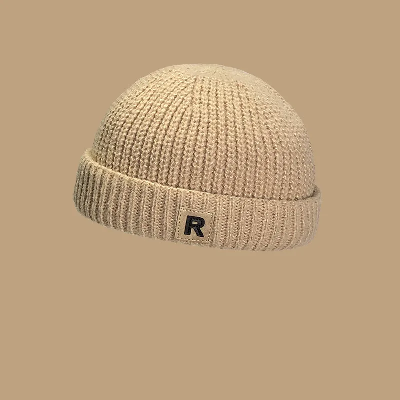 Bonnet melon chaud en tricot avec lettre R pour bébé – Image 5
