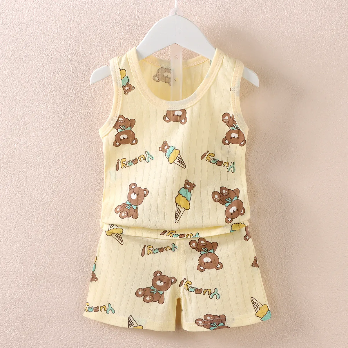 Ensemble d'été mignon : haut sans manches et short imprimés pour enfants – Image 9