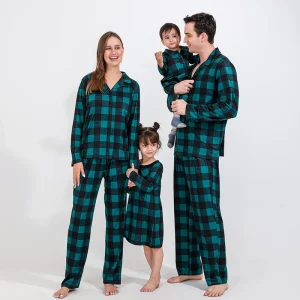 Modèle de pyjama assorti pour toute la famille