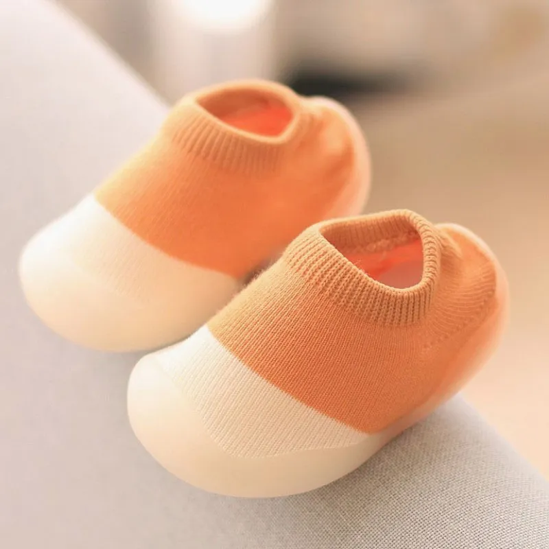 Premières chaussures de marche pour bébé : des bottes en tricot confortables – Image 6