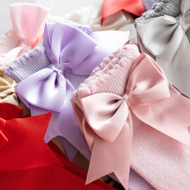 Chaussettes hautes pour enfants avec gros nœud (nouveau-né à 7 ans) – Image 4
