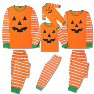 Pyjamas familiaux assortis en costumes d'Halloween