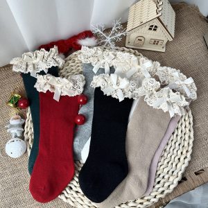 Chaussettes longues à volants en dentelle jusqu'aux genoux