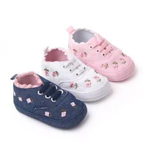 Chaussures souples pour bébé fille à broderies florales