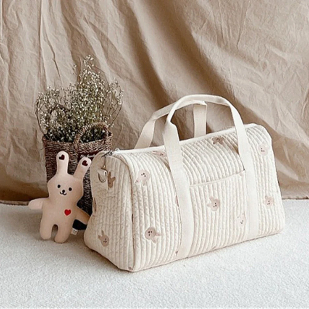 Sac à couches brodé et matelassé pour bébé, grand sac messager avec fermeture éclair, tissu en coton doux pour hôpital et voyage (motif Lapin/Tulipe) – Image 8