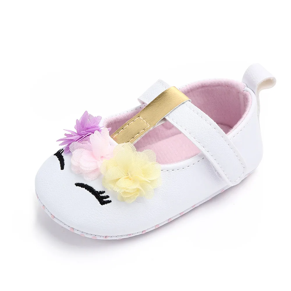 Chaussures de pré-marche : Chaussures souples en PU pour petite fille avec joli motif floral – Image 8