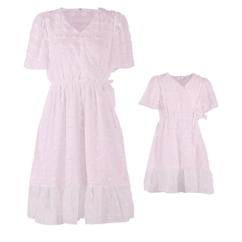 Robe assortie pour mère et fille, col en V, manches courtes – Image 4