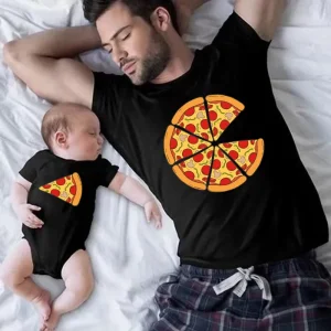 T-shirts assortis pour toute la famille avec imprimés amusants de pizzas et de tranches de pizza