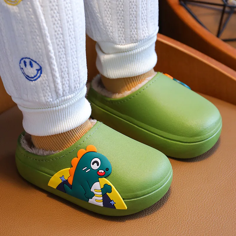 Chaussons d'hiver motif dessin animé - Chauds, imperméables et antidérapants pour enfants et parents – Image 6