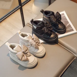 Bottes de neige princesse d'hiver : tendance et confortables pour les enfants