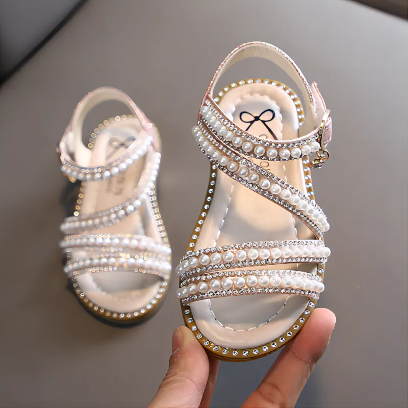 Sandales princesse à strass : chaussures d'été tendance pour les petits