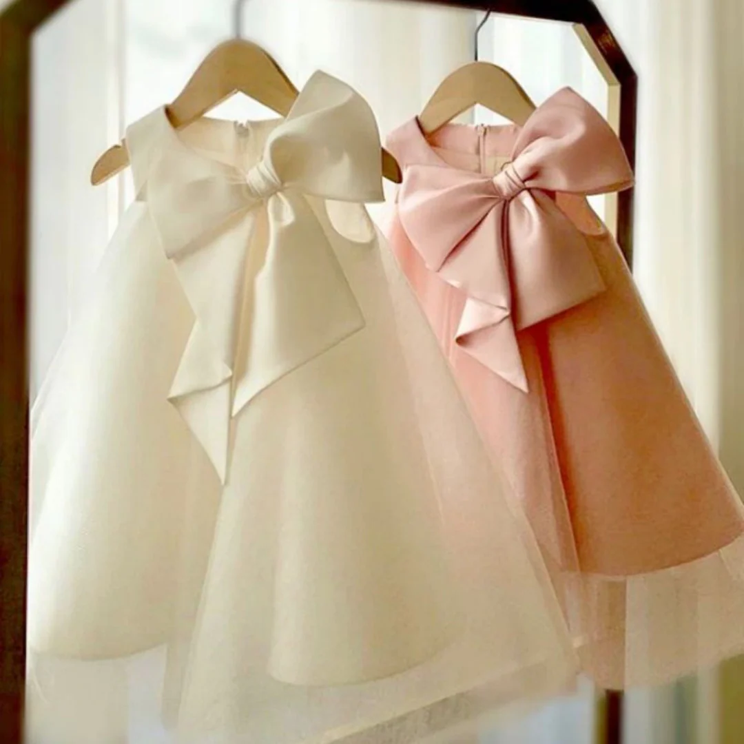 Robe de cocktail sans manches à gros nœud – Image 4