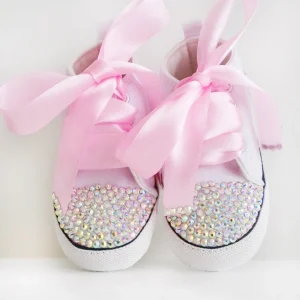 Chaussures bébé en dentelle rose et strass