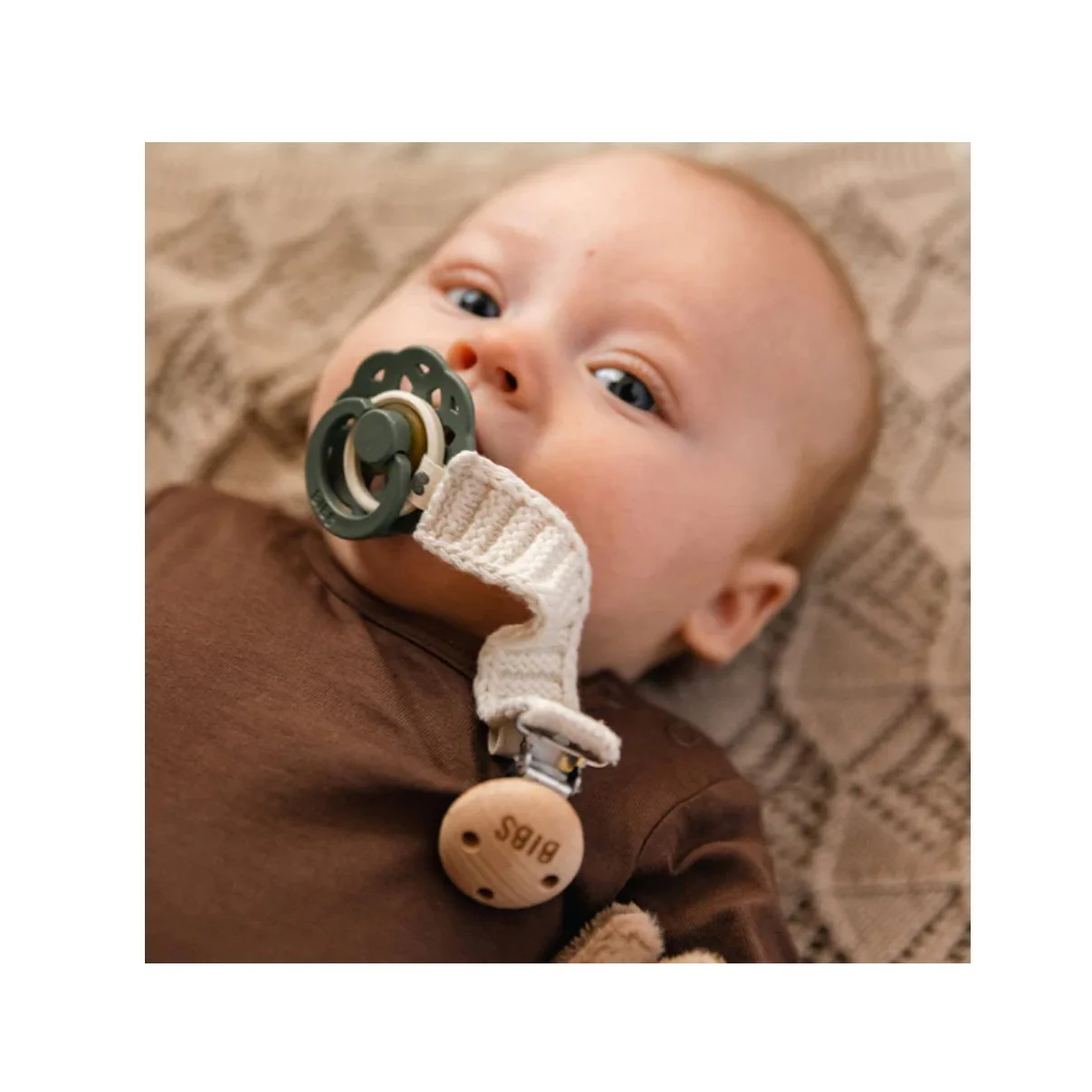 Attache-suce Bibs vanille tricot – Image 2