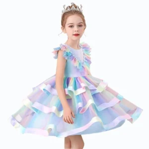 Robe de cocktail à volants arc-en-ciel